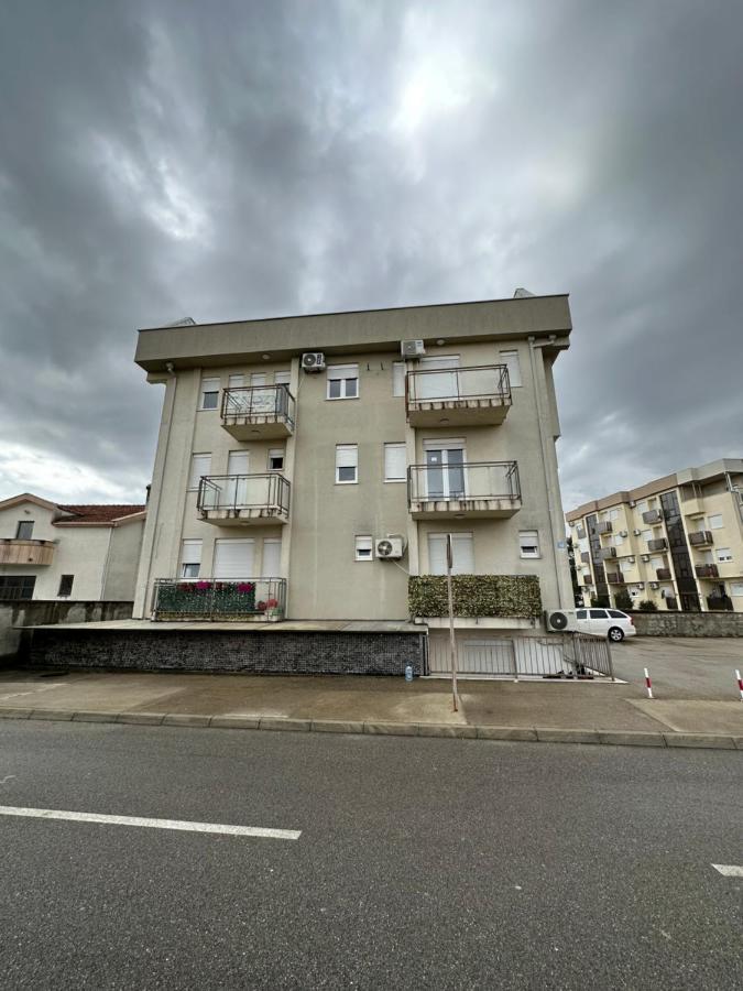 Selena Apartment พอดโกริกา ภายนอก รูปภาพ